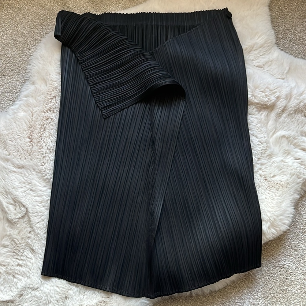 Pleats Please Issey MiyakeInterplanetary Monthly Colors : July Top - Picture 12 of 15